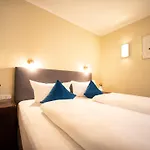 Hotel Altmünchen by Blattl